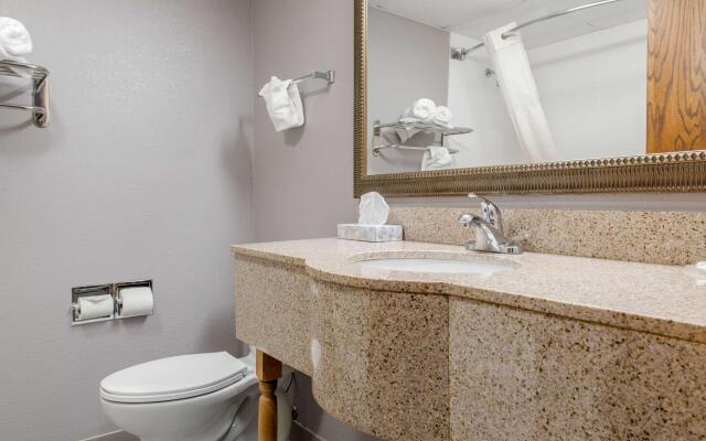 Quality Inn & Suites Bedford West