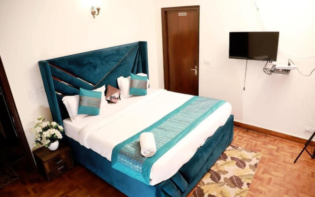 Fortune Home Service Apartment 3Bhk,E-28 1B Saket