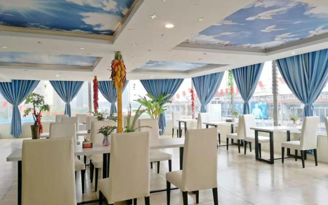 Landing International Hotel