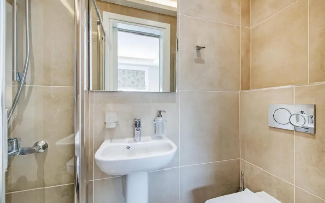 Luxury 2 Bedroom Apartment Near Hyde Park