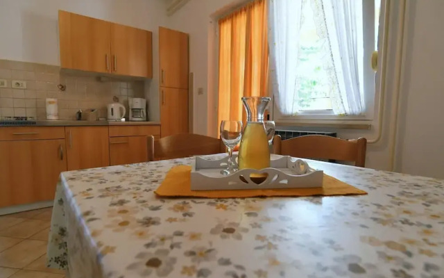 Scenic Retreat Rooms and Family Apartment