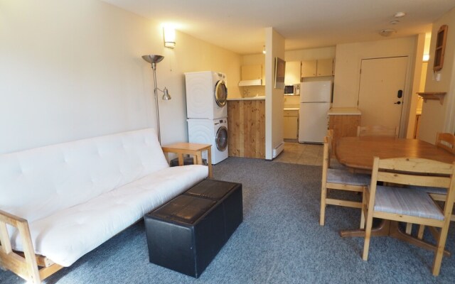 241 Boothbay - 1 Br Condo