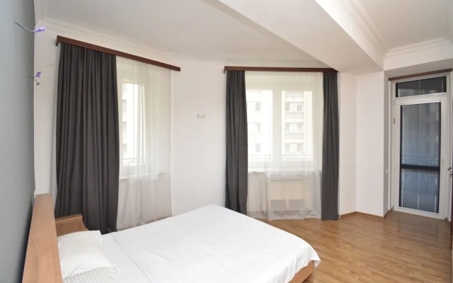 North Ave. Apartments by Luxe Group HH55