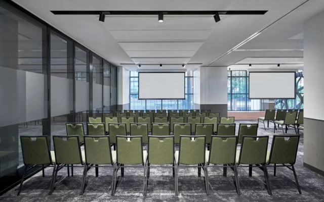 Courtyard By Marriott Melbourne Flagstaff Gardens