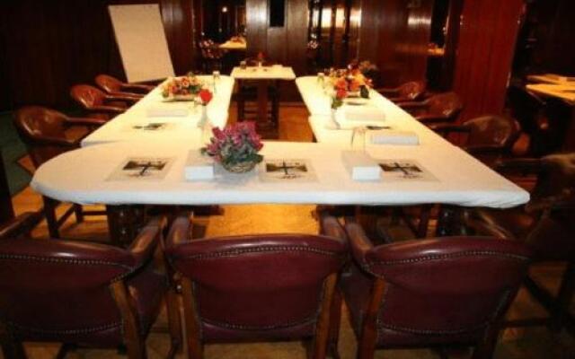Nile Star Suites & Apartments