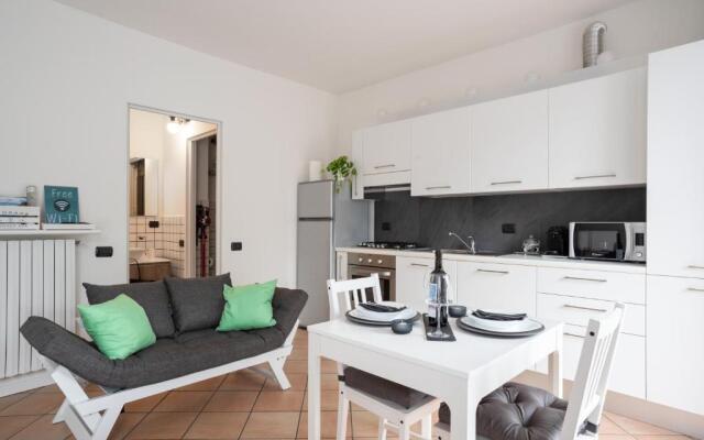 Lake Como Studio with Balcony and Private Parking