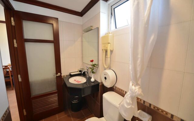 Blue Ha Noi Inn Legend Hotel