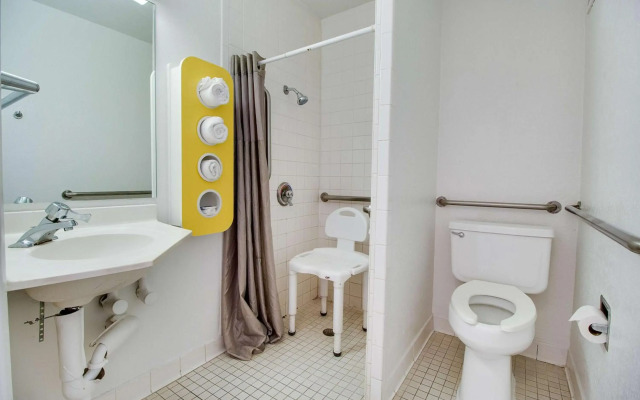Motel 6 Phoenix East