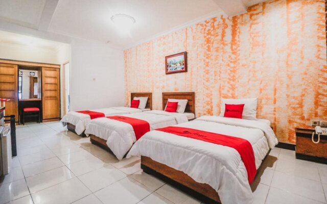 RedDoorz Plus @ Megamendung Puncak Bogor