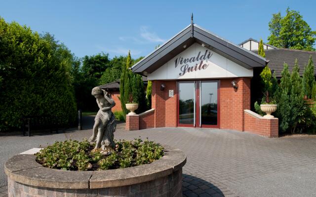 Holiday Inn A55 Chester West by IHG