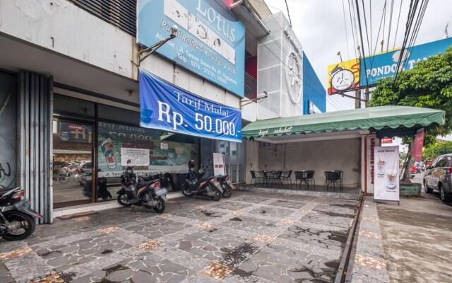 Pondok Tamsis by Reddoorz
