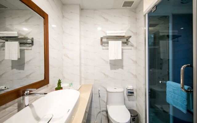 Le Saigon Hotel