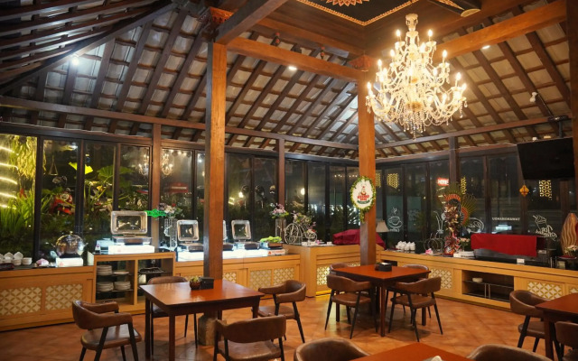 Hotel Indah Palace Tawangmangu