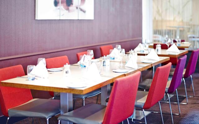 Novotel London Heathrow Airport M4 Jct. 4