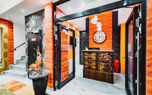 Stay-Inn Boardinghouse