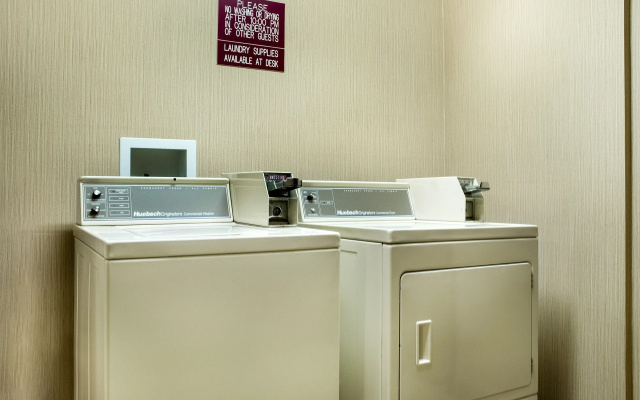 EverSpring Inn & Suites