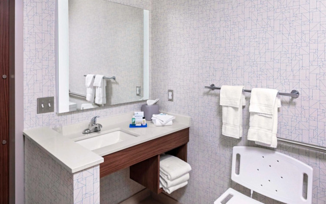 Holiday Inn Express & Suites Madison by IHG