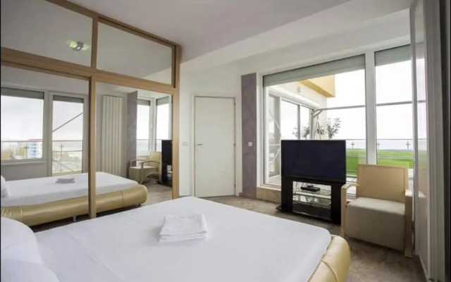 Sea View Penthouse Mamaia