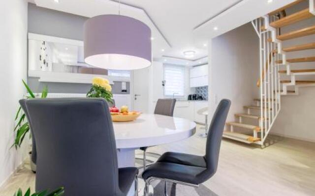 2 Private Single Rooms (6714)