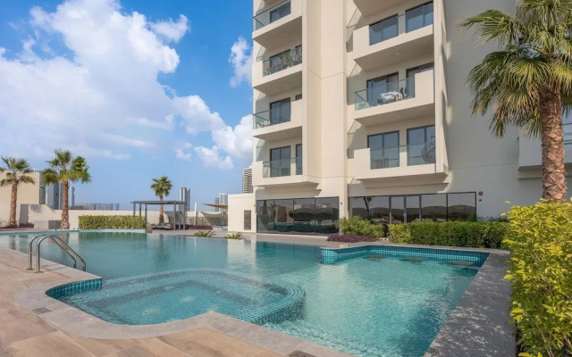 Sleek Studio in The Ivy Tower JVT