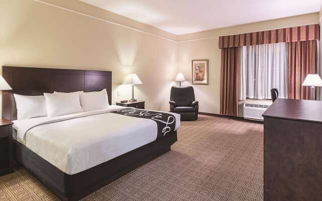 La Quinta Inn & Suites by Wyndham Waxahachie