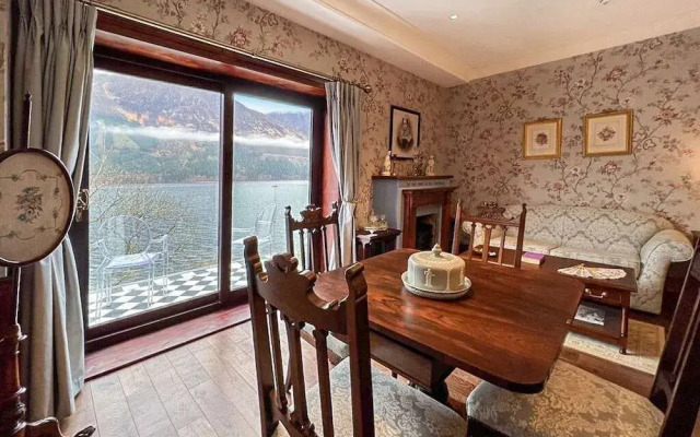 Whispering Pines Lodge