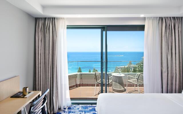 Crowne Plaza Sydney Coogee Beach by IHG