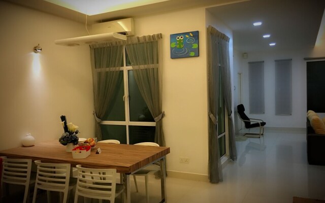 iBook 1 - Luxury Holiday Homestay