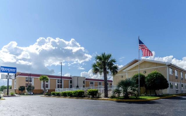 Rodeway Inn & Suites Jacksonville near Camp Lejeune