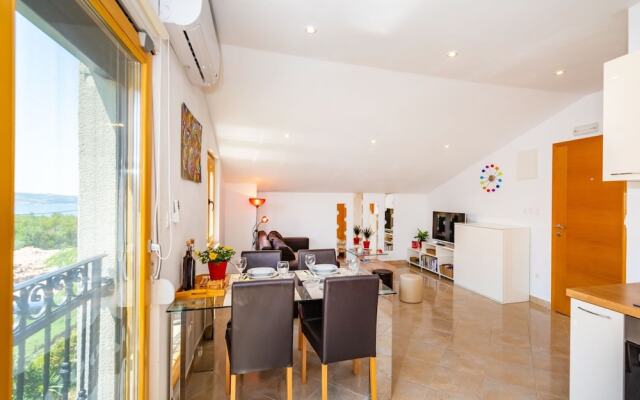 A1 Beautiful apt W.magnificent View and Pool use