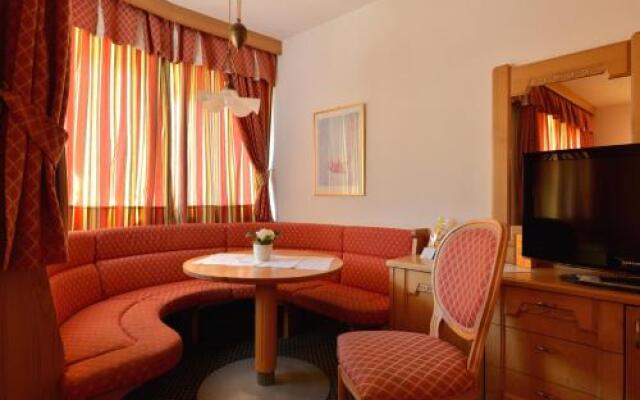 Hotel Schwefelbad (Schenna Resort)