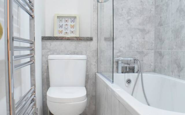 1 Bedroom Flat With Terrace In Pimlico