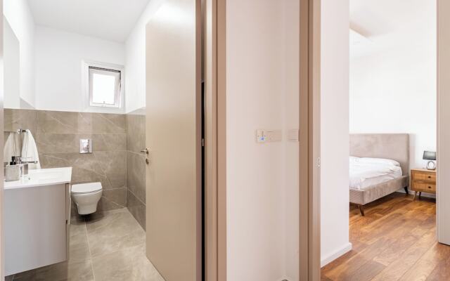 YAMAS Urban Living Pool Penthouse Marvel