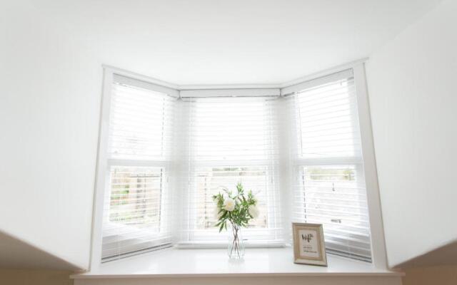 3 Private bedrooms attached to hosts home Free parking