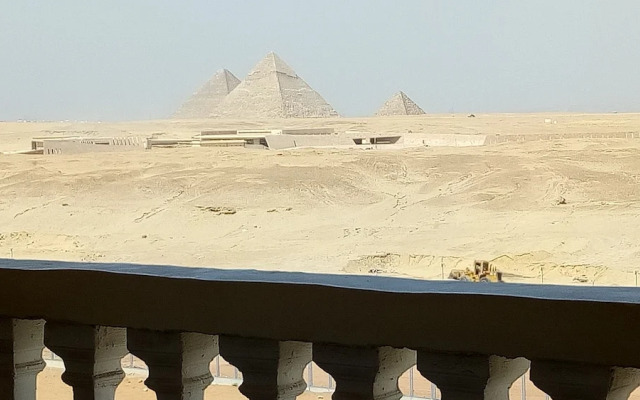 Pyramids View Apartments & Rooftop