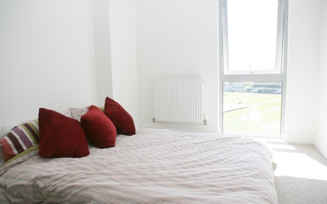 Bright 2 Bedroom Apartment in Bristol