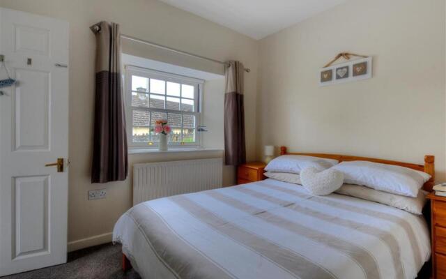 1 New Inn Corner