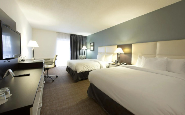 Toronto Don Valley Hotel and Suites