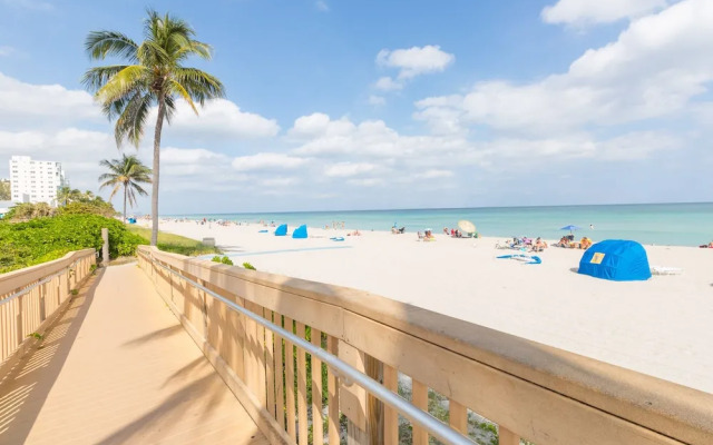 487 Partial Ocean View Hollywood
