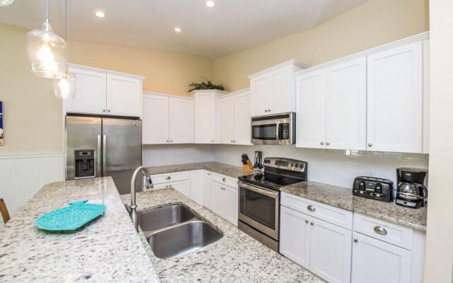 Sea Breeze by AMI Locals