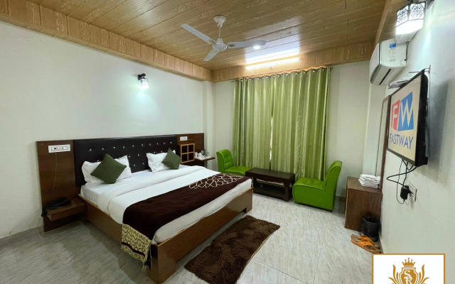 OYO 23527 Sarla Regency