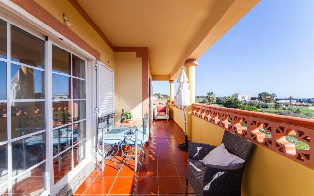 B47 - Walkway Beachview Place
