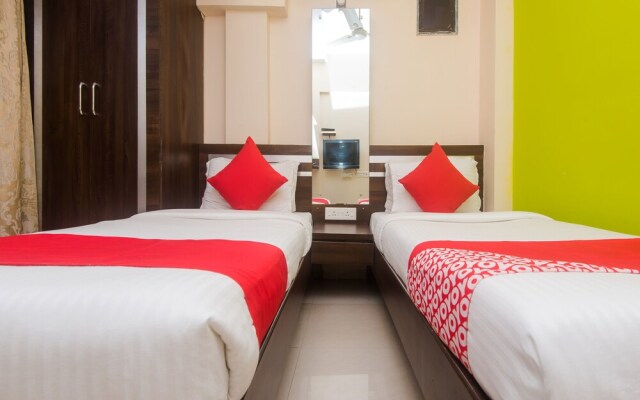 OYO 1453 Hotel Daisy Residency