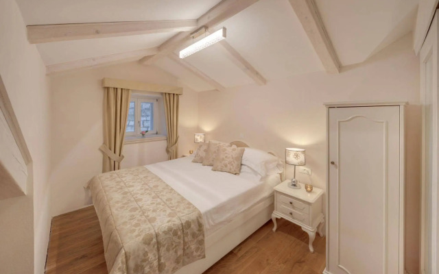 Apartments & Rooms Malo More