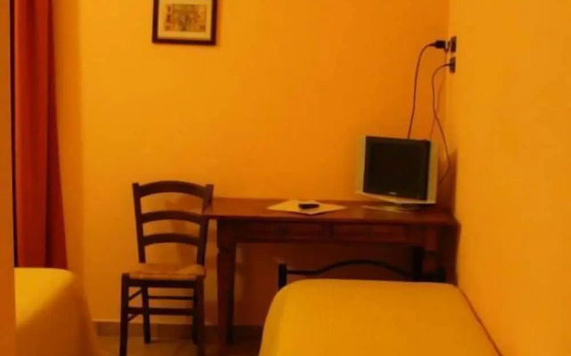 Angelucci Agriturismo con Camere e Agri Camping