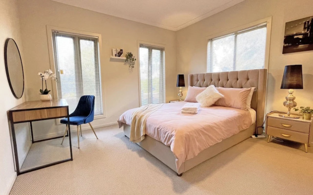 Spacious 7BRM 5-bathroom Rental House