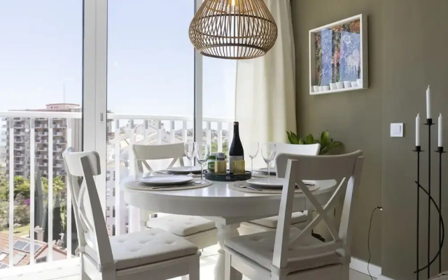 Central Apartment With Seaview Terrace and Pool