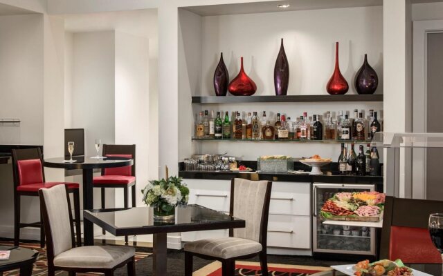 Club Level Suites At Inn On The Fifth
