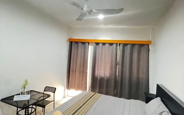 Room in Guest Room - Private Room With King Size bed