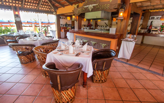 Decameron Los Cocos Guayabitos, Ramada All-Inclusive Resort